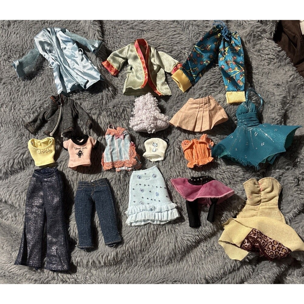Vintage Original Bratz Doll Clothes Lot Of 17 Y2K Shirts Pants Dresses MGA
